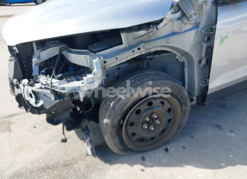 Photo 6 of 2019 Ford Escape S (VIN 1FMCU0F7XKUA65564)