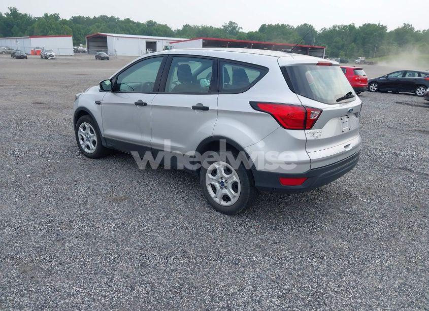 Photo 3 of 2019 Ford Escape S (VIN 1FMCU0F7XKUA86477)