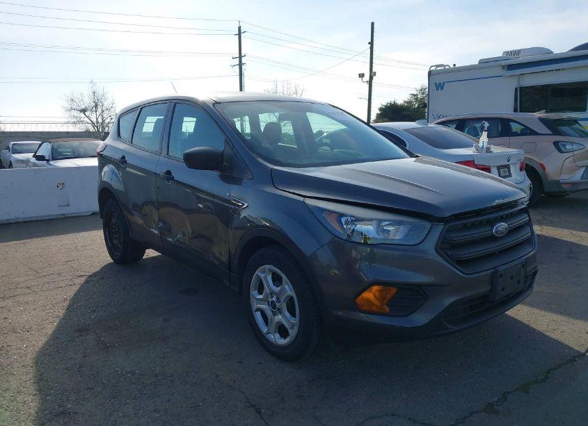 2019 Ford Escape S (VIN 1FMCU0F7XKUB05755) main photo
