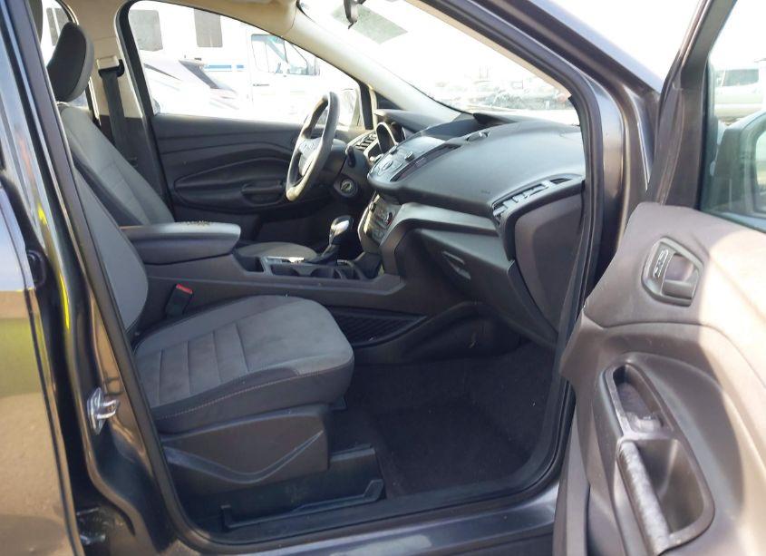 Photo 5 of 2019 Ford Escape S (VIN 1FMCU0F7XKUB05755)