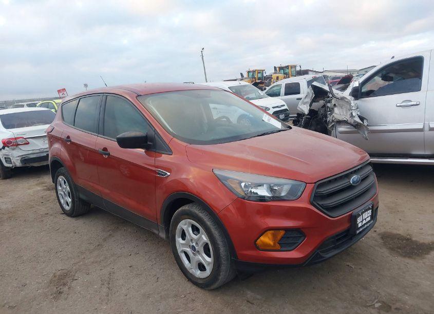 2019 Ford Escape S (VIN 1FMCU0F7XKUB58424) main photo