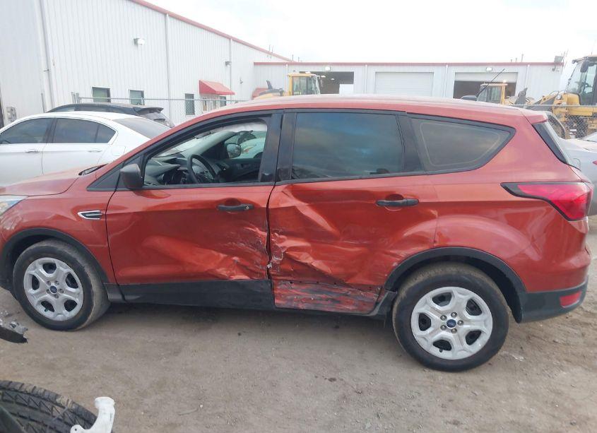 Photo 14 of 2019 Ford Escape S (VIN 1FMCU0F7XKUB58424)