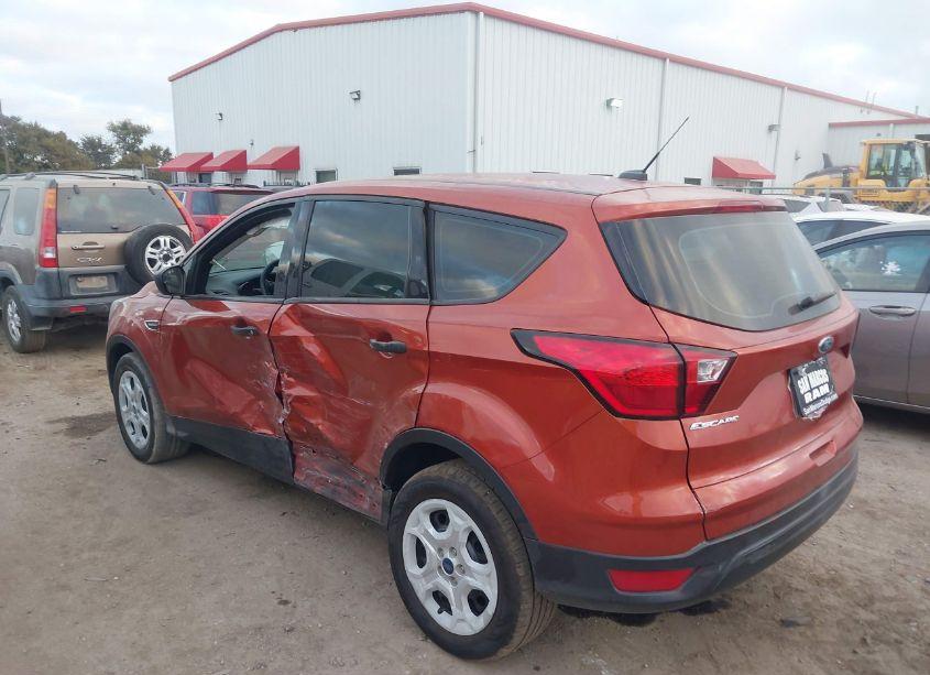Photo 3 of 2019 Ford Escape S (VIN 1FMCU0F7XKUB58424)