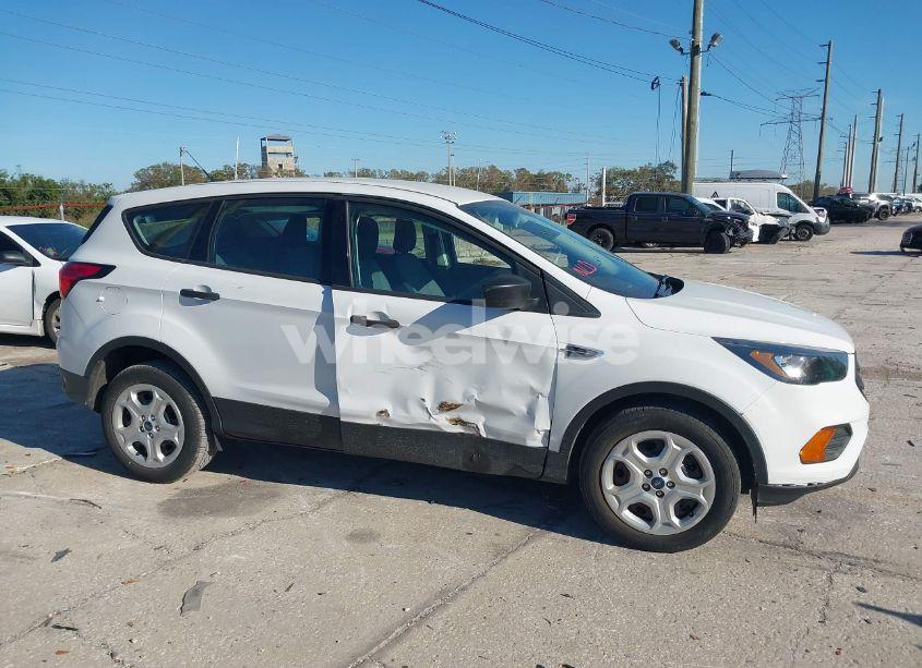 Photo 13 of 2019 Ford Escape S (VIN 1FMCU0F7XKUB95134)