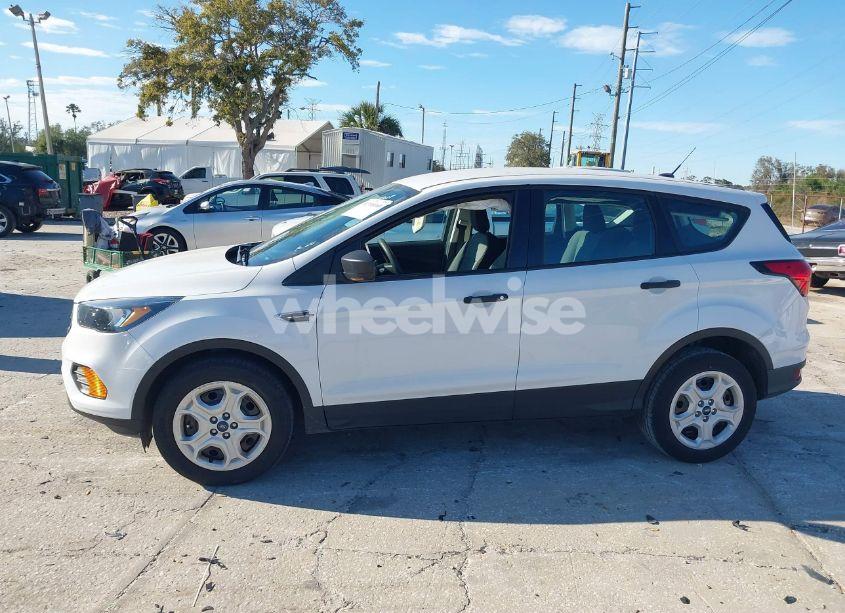 Photo 14 of 2019 Ford Escape S (VIN 1FMCU0F7XKUB95134)