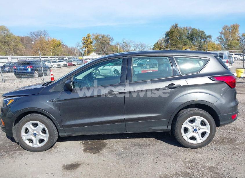 Photo 14 of 2019 Ford Escape S (VIN 1FMCU0F7XKUC26141)