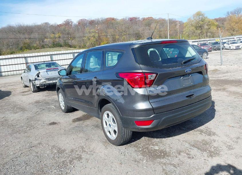 Photo 3 of 2019 Ford Escape S (VIN 1FMCU0F7XKUC26141)