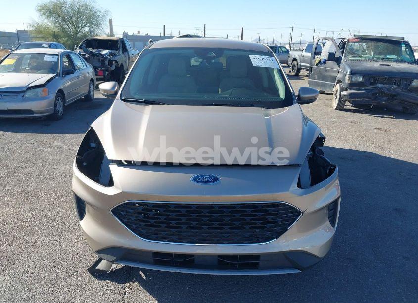 Photo 13 of 2020 Ford Escape SE (VIN 1FMCU0G60LUA35853)