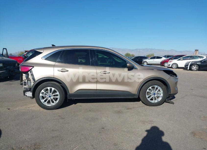 Photo 14 of 2020 Ford Escape SE (VIN 1FMCU0G60LUA35853)