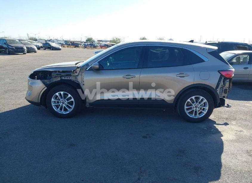 Photo 15 of 2020 Ford Escape SE (VIN 1FMCU0G60LUA35853)