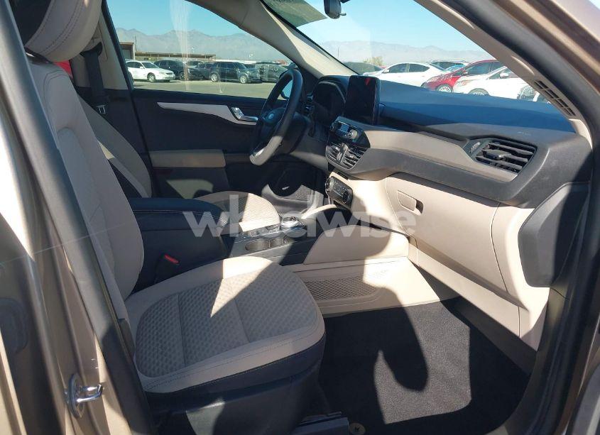 Photo 5 of 2020 Ford Escape SE (VIN 1FMCU0G60LUA35853)