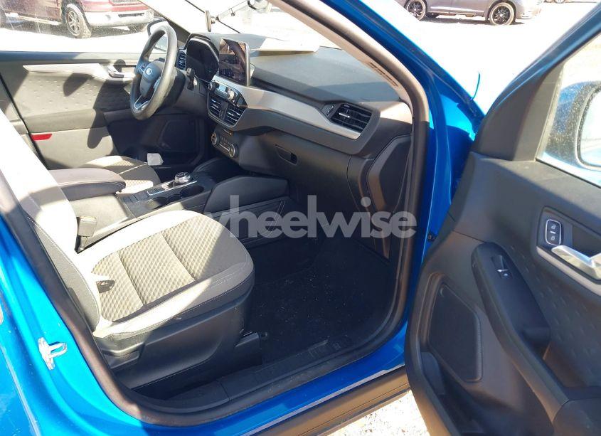 Photo 5 of 2020 Ford Escape SE (VIN 1FMCU0G60LUA59831)