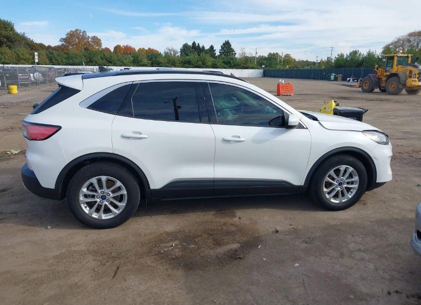 Photo 13 of 2020 Ford Escape SE (VIN 1FMCU0G60LUA70523)