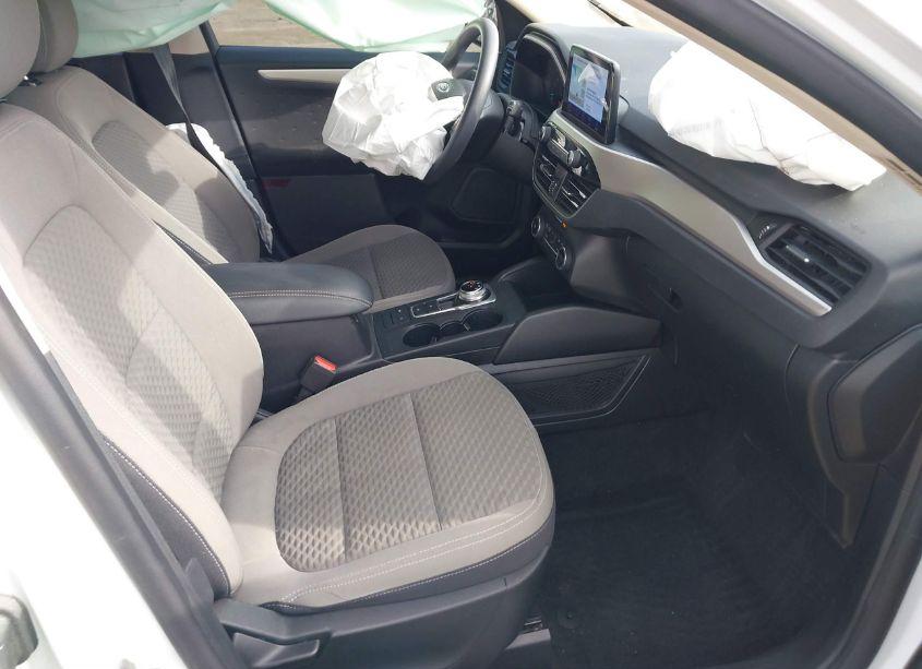 Photo 5 of 2020 Ford Escape SE (VIN 1FMCU0G60LUA70523)