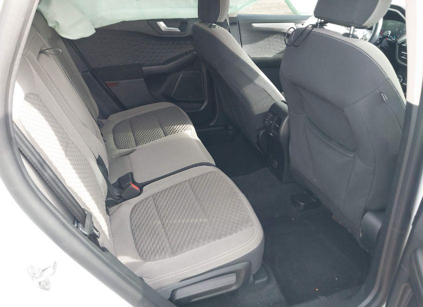 Photo 8 of 2020 Ford Escape SE (VIN 1FMCU0G60LUA70523)