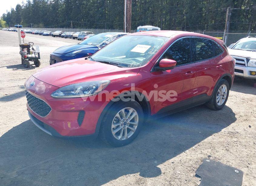 Photo 2 of 2020 Ford Escape SE (VIN 1FMCU0G60LUA79304)