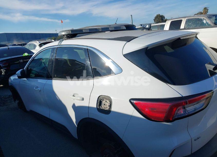Photo 14 of 2020 Ford Escape SE (VIN 1FMCU0G60LUB06565)