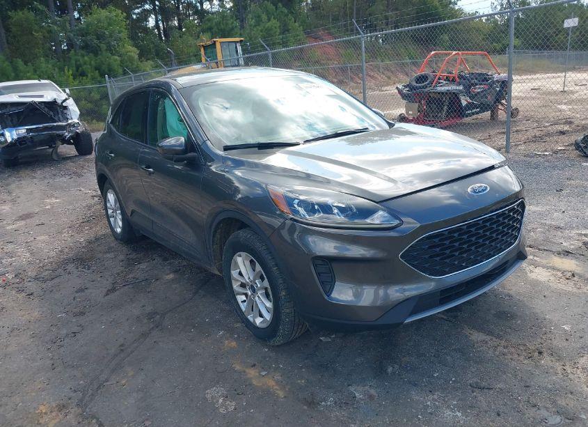 2020 Ford Escape SE (VIN 1FMCU0G60LUB73022) main photo