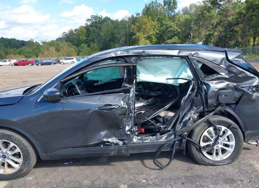 Photo 13 of 2020 Ford Escape SE (VIN 1FMCU0G60LUB73022)