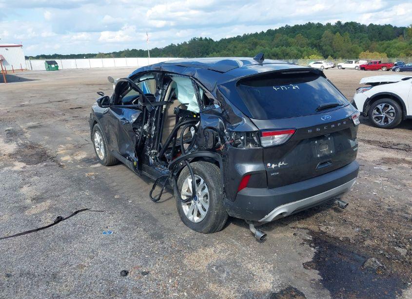 Photo 3 of 2020 Ford Escape SE (VIN 1FMCU0G60LUB73022)