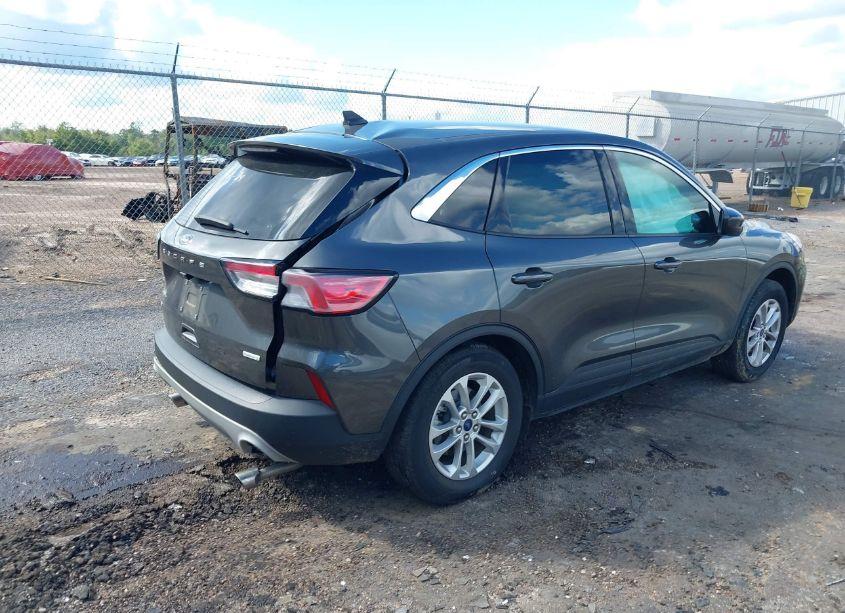 Photo 4 of 2020 Ford Escape SE (VIN 1FMCU0G60LUB73022)