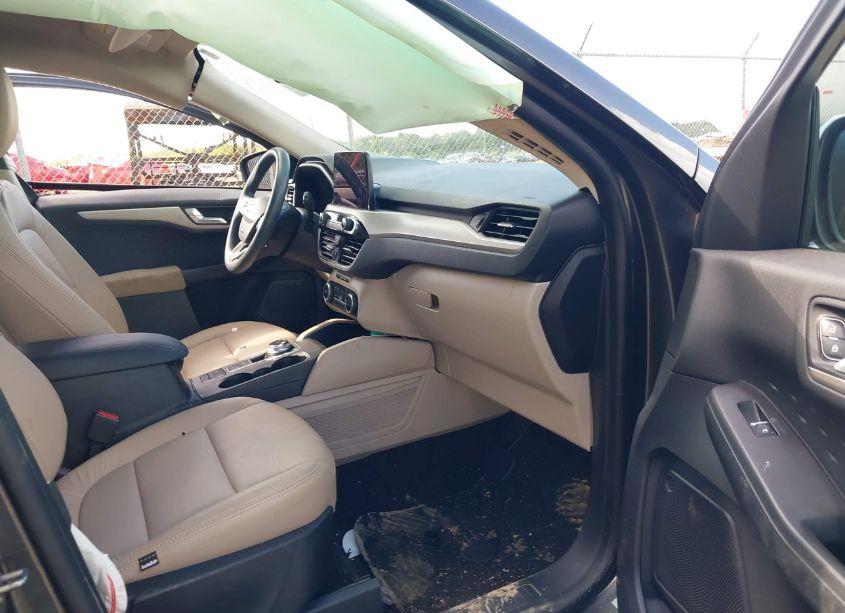 Photo 5 of 2020 Ford Escape SE (VIN 1FMCU0G60LUB73022)