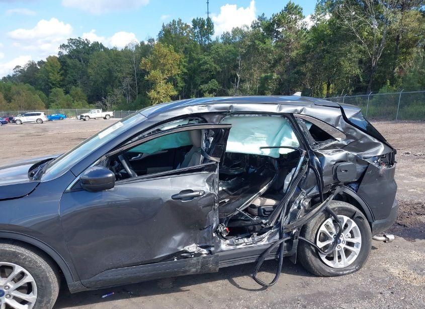 Photo 6 of 2020 Ford Escape SE (VIN 1FMCU0G60LUB73022)