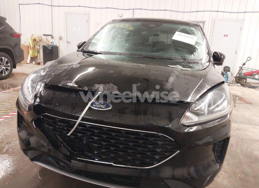 Photo 12 of 2020 Ford Escape SE (VIN 1FMCU0G60LUB94582)