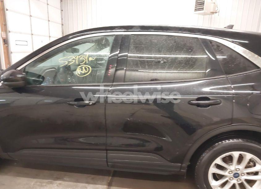 Photo 14 of 2020 Ford Escape SE (VIN 1FMCU0G60LUB94582)