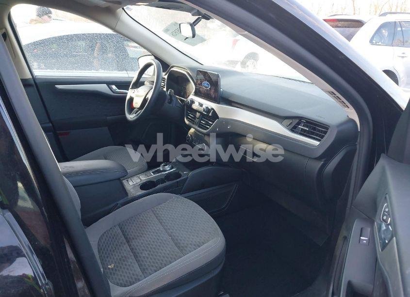 Photo 5 of 2020 Ford Escape SE (VIN 1FMCU0G60LUB94582)