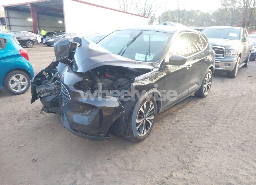 Photo 2 of 2021 Ford Escape SE (VIN 1FMCU0G60MUB07734)