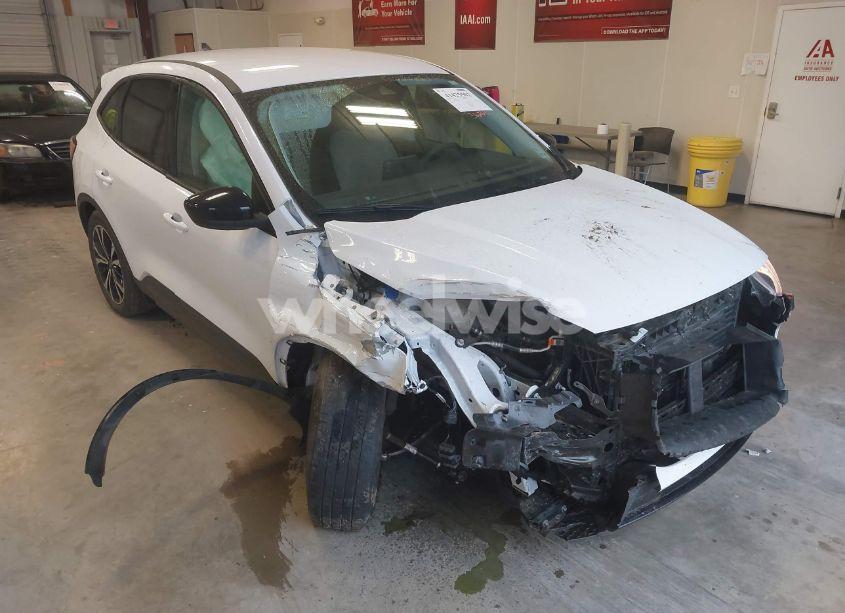 2021 Ford Escape SE (VIN 1FMCU0G60MUB09855) main photo