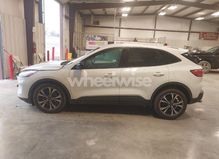 Photo 15 of 2021 Ford Escape SE (VIN 1FMCU0G60MUB09855)