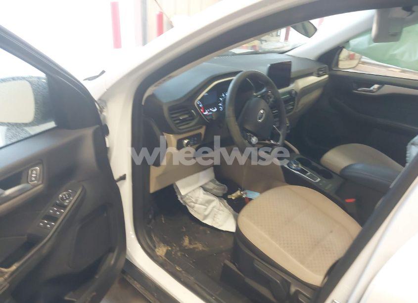 Photo 19 of 2021 Ford Escape SE (VIN 1FMCU0G60MUB09855)