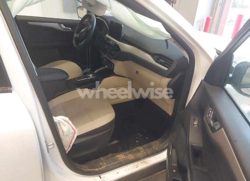 Photo 5 of 2021 Ford Escape SE (VIN 1FMCU0G60MUB09855)