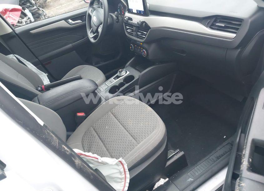 Photo 5 of 2021 Ford Escape SE (VIN 1FMCU0G60MUB10259)