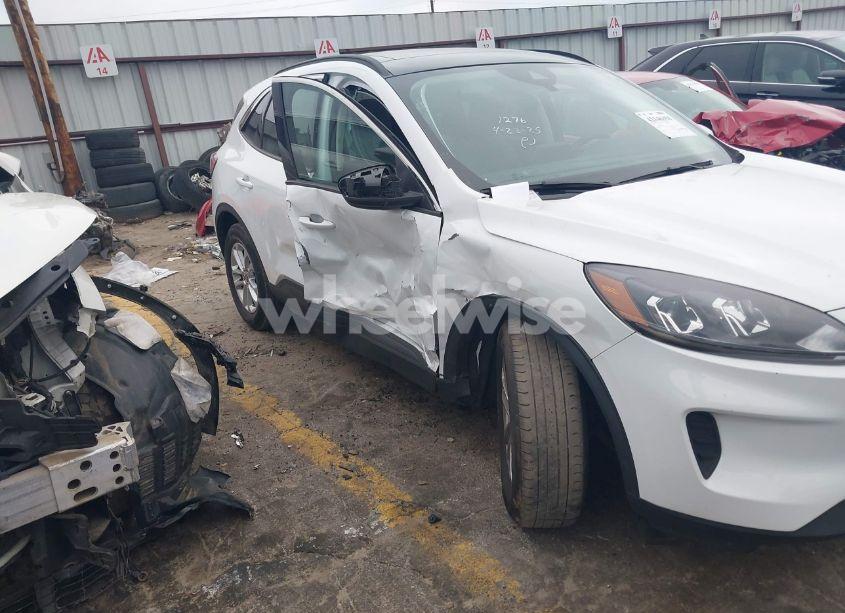 Photo 6 of 2021 Ford Escape SE (VIN 1FMCU0G60MUB10259)