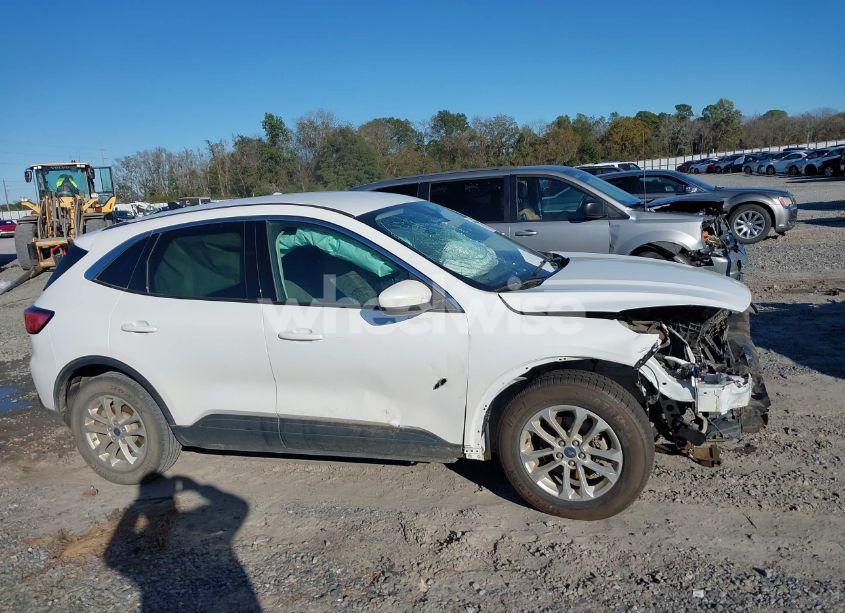 Photo 13 of 2021 Ford Escape SE (VIN 1FMCU0G60MUB14117)