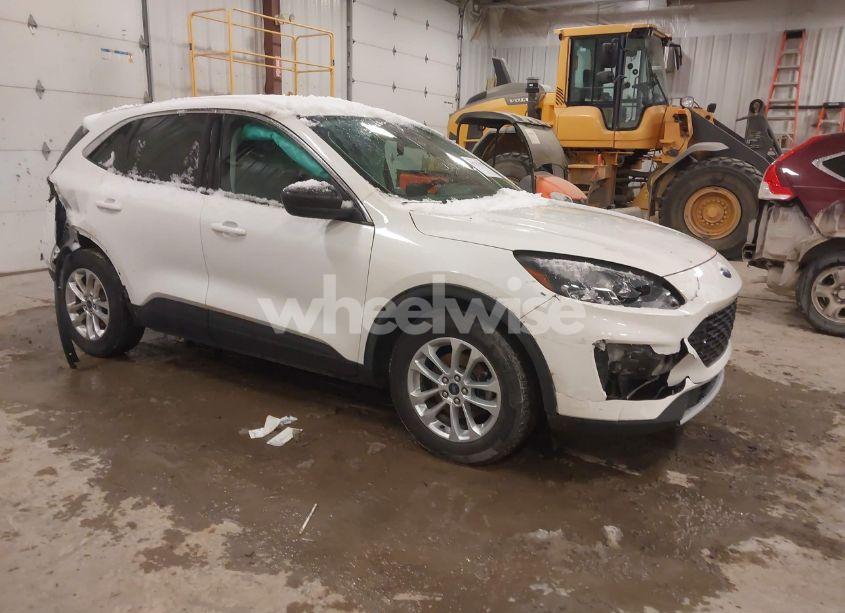 2022 Ford Escape SE (VIN 1FMCU0G60NUA22541) main photo