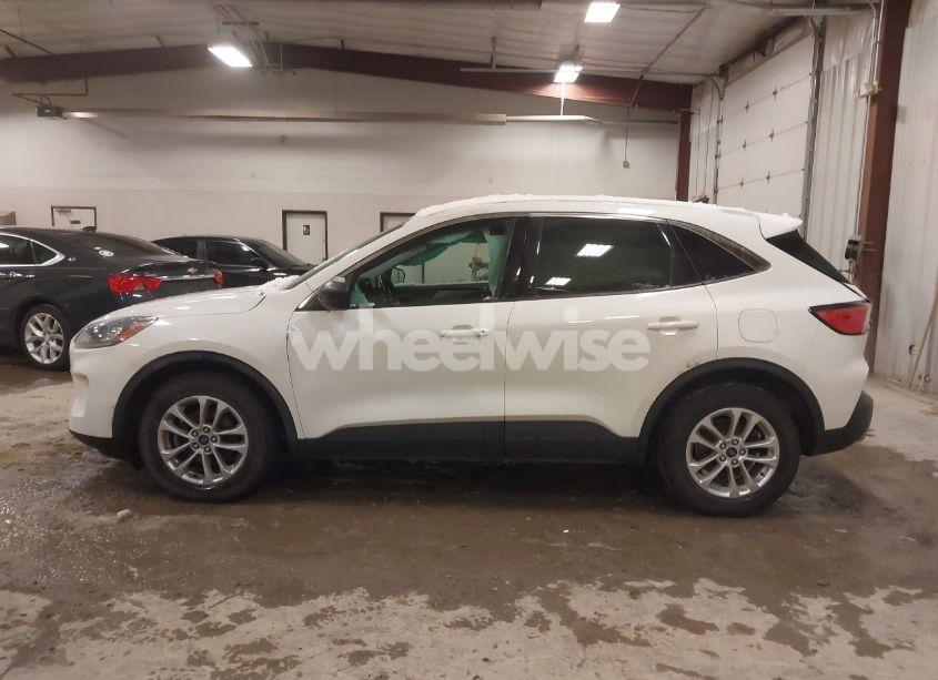 Photo 14 of 2022 Ford Escape SE (VIN 1FMCU0G60NUA22541)