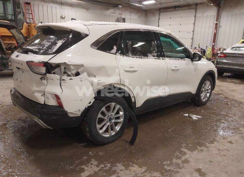 Photo 4 of 2022 Ford Escape SE (VIN 1FMCU0G60NUA22541)
