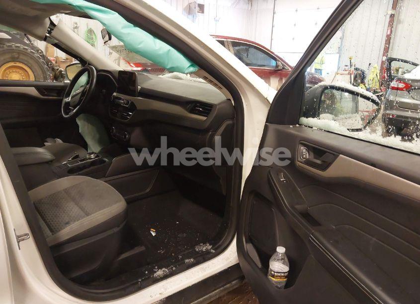 Photo 5 of 2022 Ford Escape SE (VIN 1FMCU0G60NUA22541)