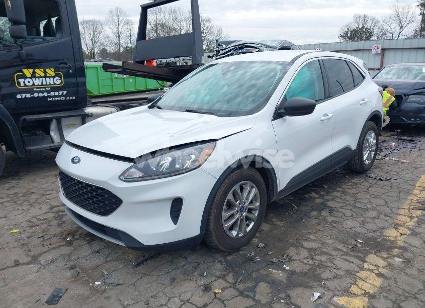 Photo 2 of 2022 Ford Escape SE (VIN 1FMCU0G60NUA46144)