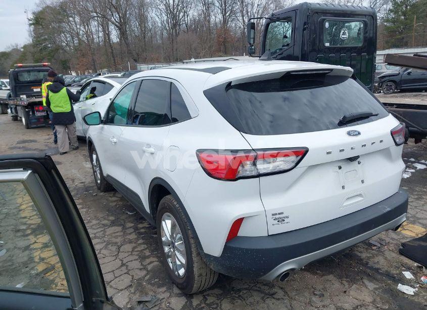 Photo 3 of 2022 Ford Escape SE (VIN 1FMCU0G60NUA46144)