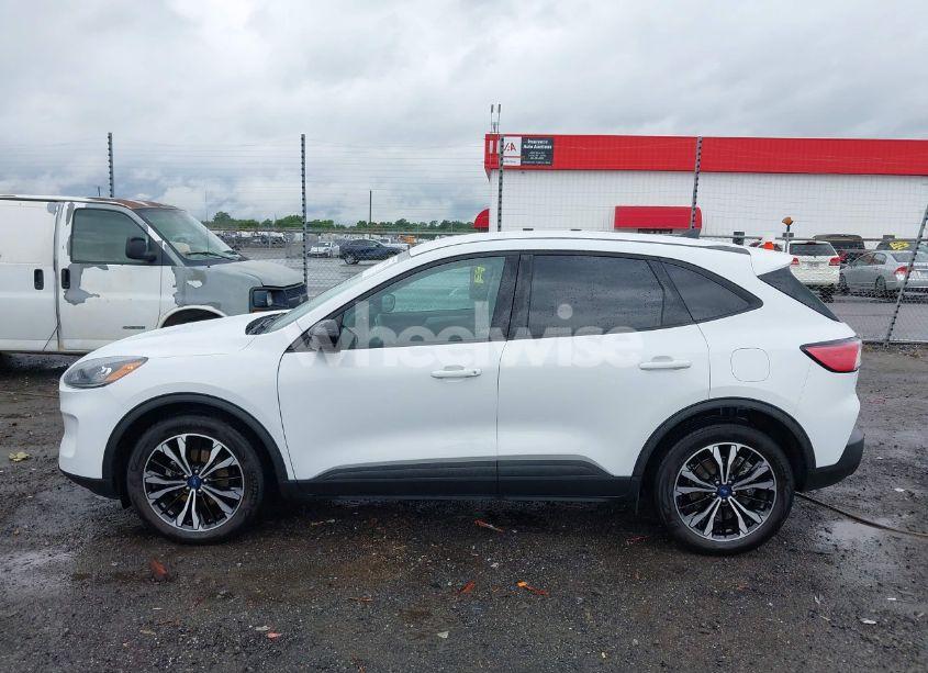 Photo 14 of 2022 Ford Escape SE (VIN 1FMCU0G60NUB13180)