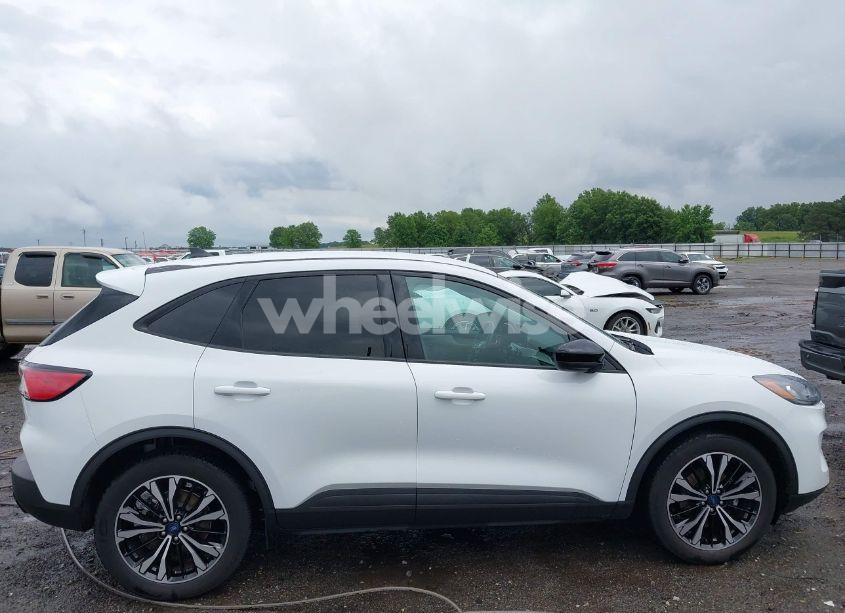 Photo 18 of 2022 Ford Escape SE (VIN 1FMCU0G60NUB13180)