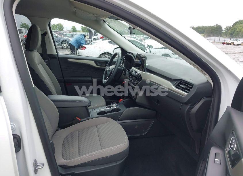 Photo 5 of 2022 Ford Escape SE (VIN 1FMCU0G60NUB13180)