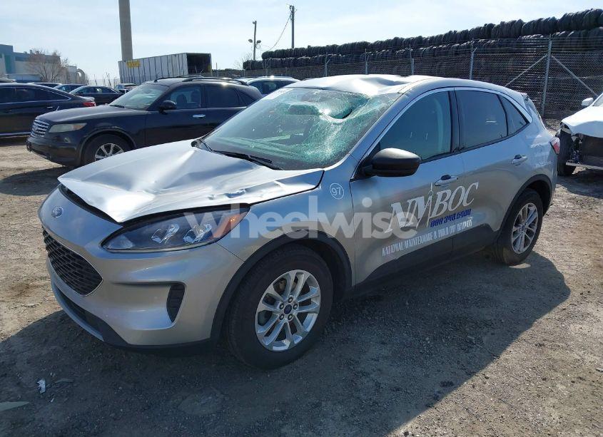 Photo 2 of 2022 Ford Escape SE (VIN 1FMCU0G60NUB30867)