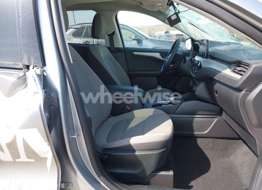 Photo 5 of 2022 Ford Escape SE (VIN 1FMCU0G60NUB30867)