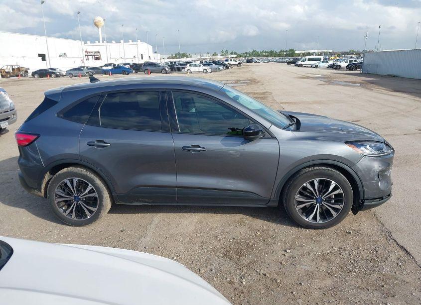 Photo 10 of 2022 Ford Escape SE (VIN 1FMCU0G60NUB61956)